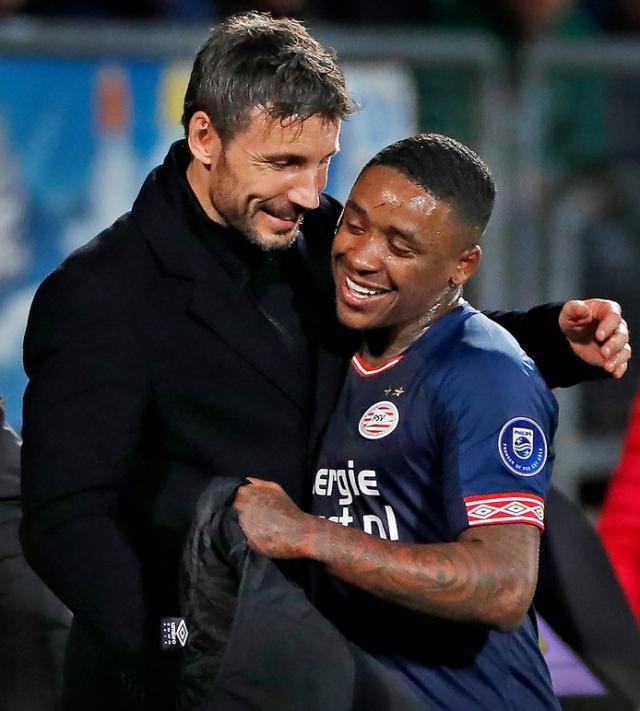 两队就展开 两队就展开