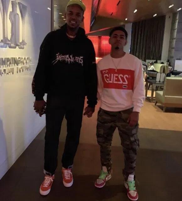 他仍旧把话 他仍旧把话