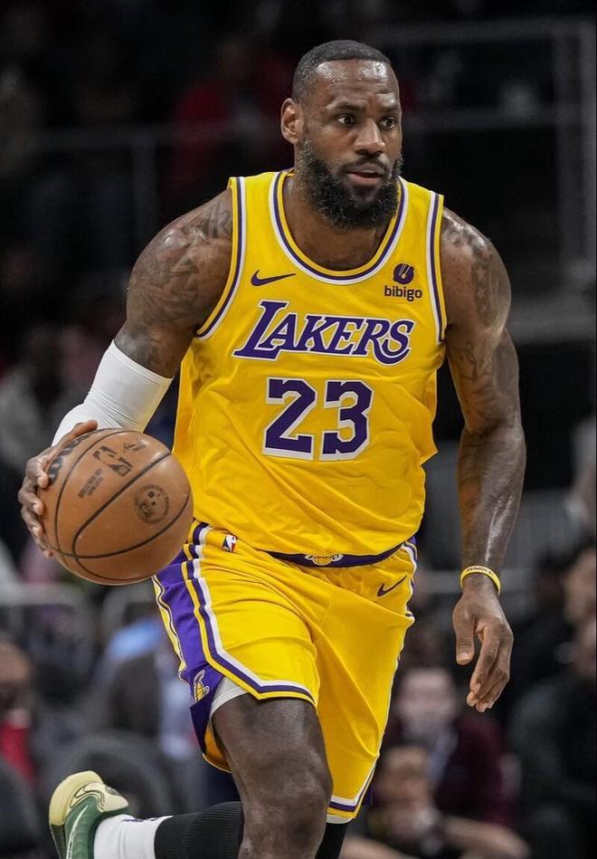 的结构更突 的结构更突